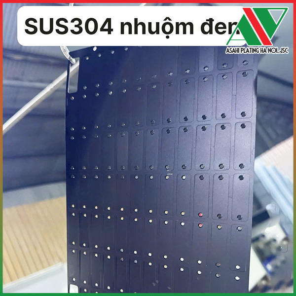Nhuộm đen inox và thép là gi?